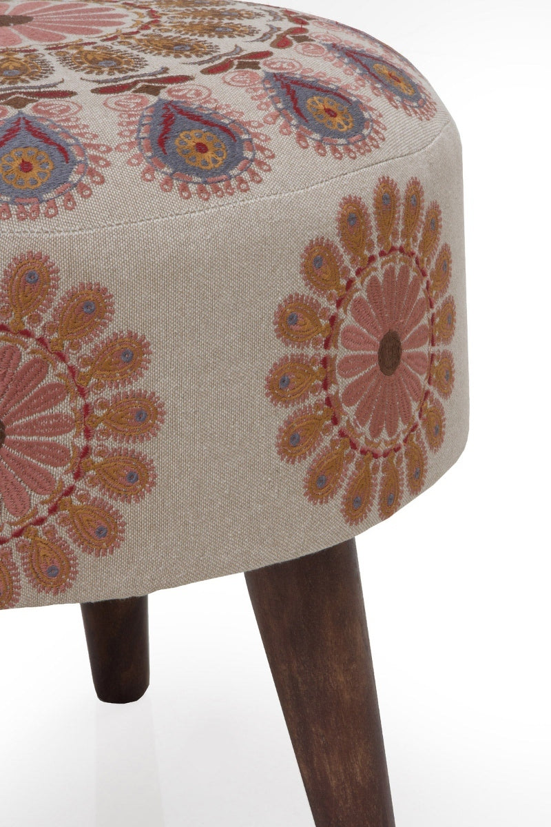 PUFF TAPIZADO ALGODON/POLIESTER PATAS DE MADERA