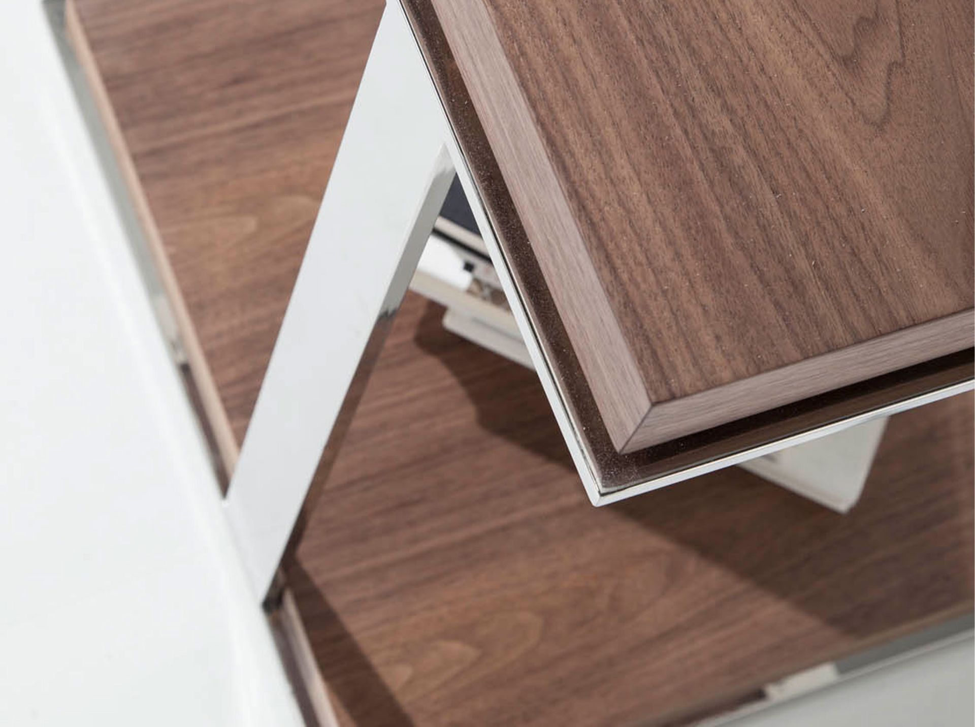 Mesa rincón cuadrada nogal y acero cromado