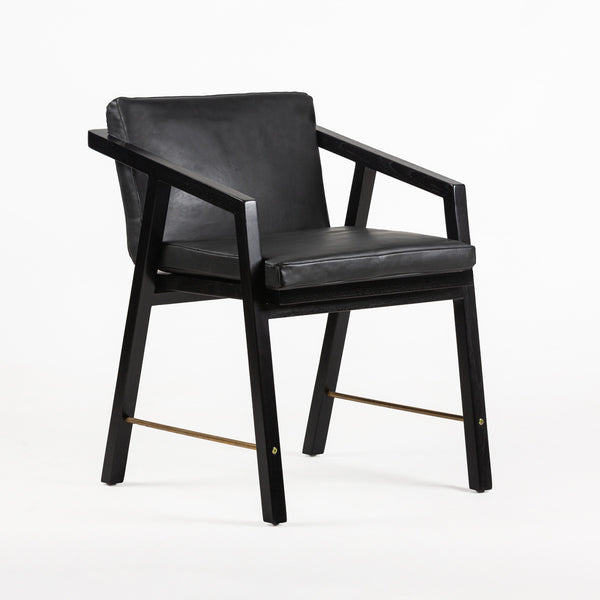 Butaca 51x54x70 cm de fusta, cuir negre i metall daurat