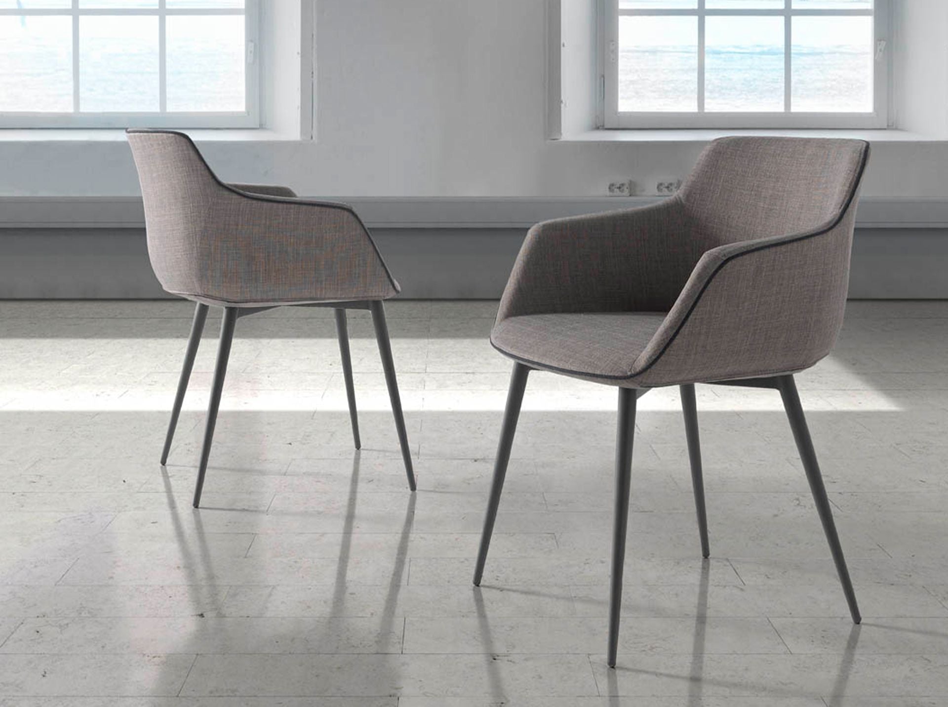 Silla tela gris oscuro