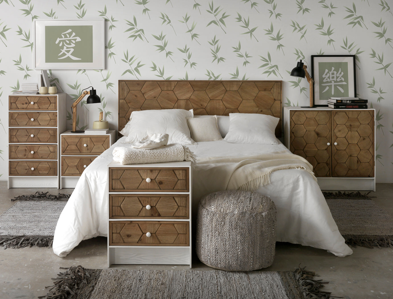 COMODA 2 PUERTAS MADERA DE FRESNO PATINADO BLANCO