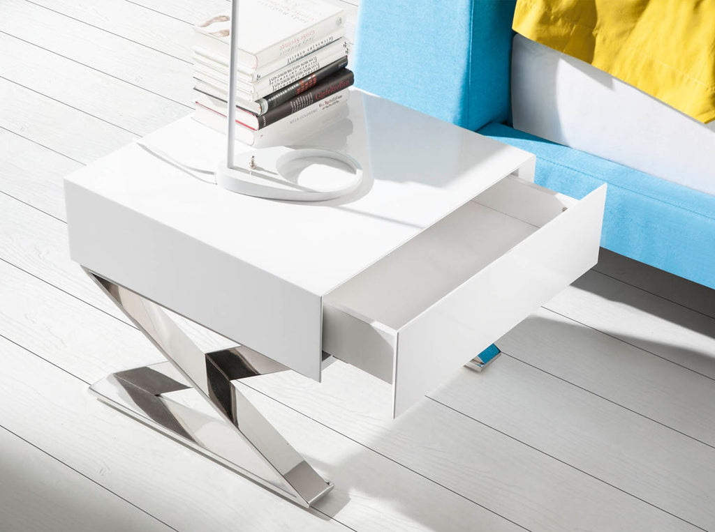 Mesita de noche madera blanca y acero cromado