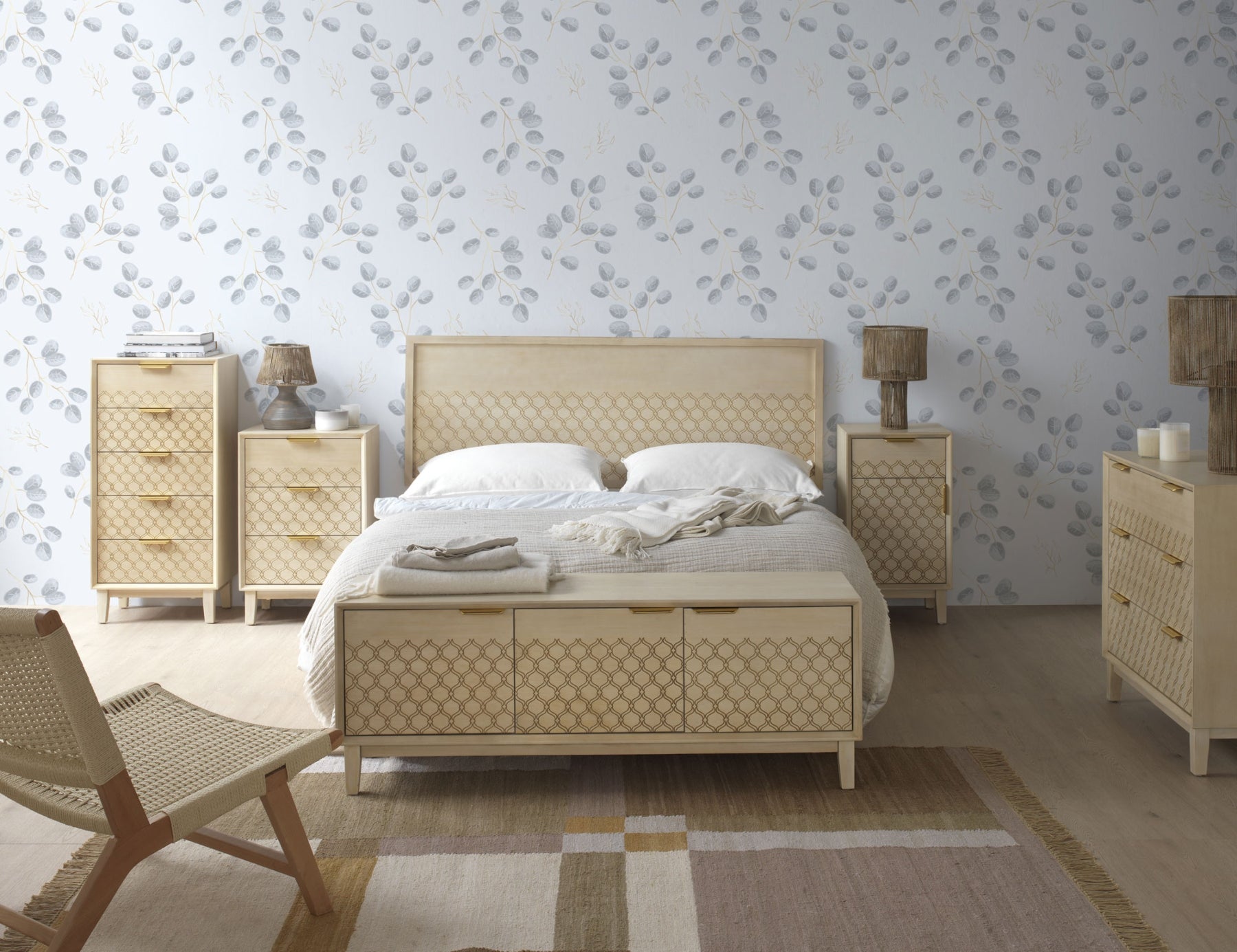 COMODA 2 PUERTAS CHAPADO EN ROBLE ACABADO EN MARFIL