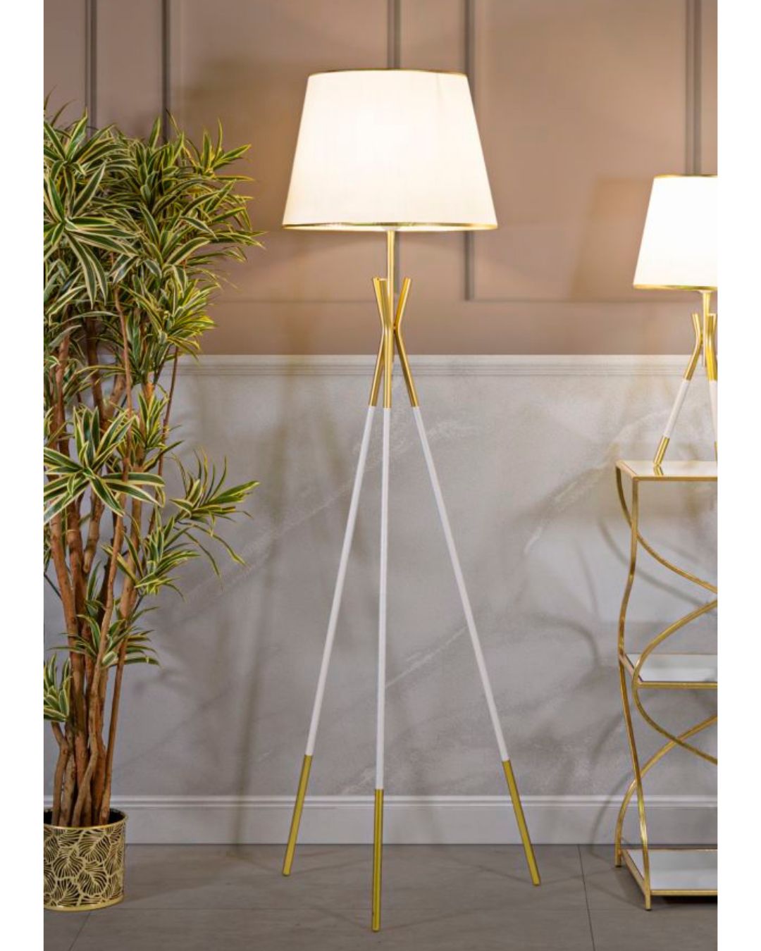Lámpara de pie de metal blanco y dorado, Ø 61x154 cm