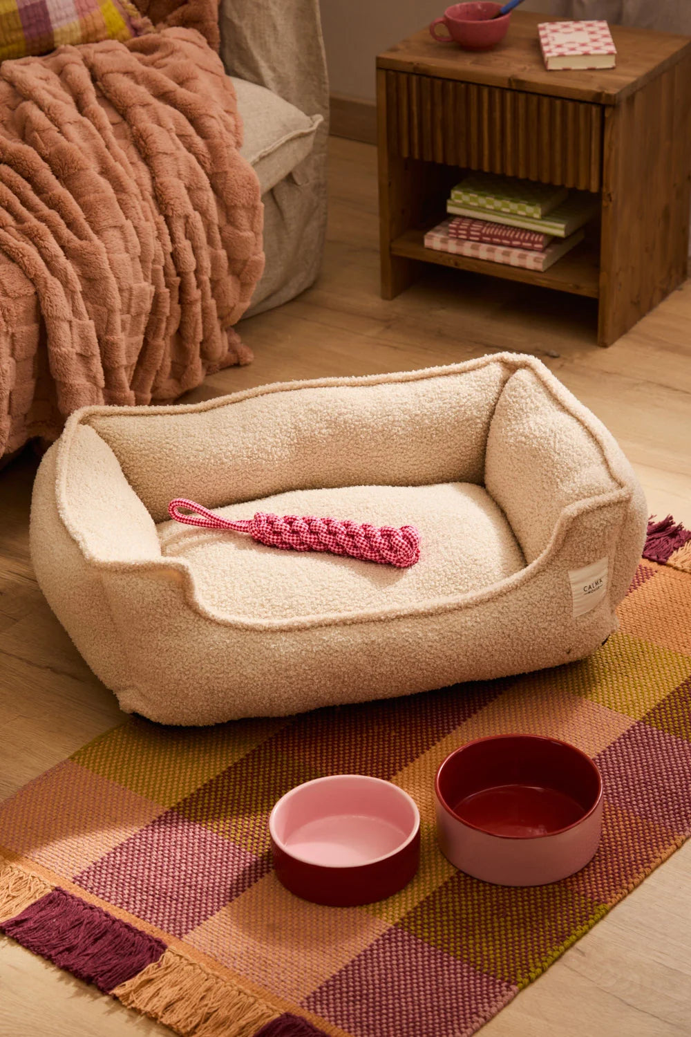 Cama para mascota de ext. poliéster. int. poliéster crudo Taico