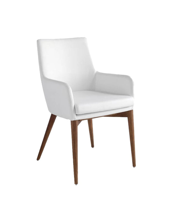 Cadira de polipell blanca amb braços i potes de noguera 57x64x88 cm