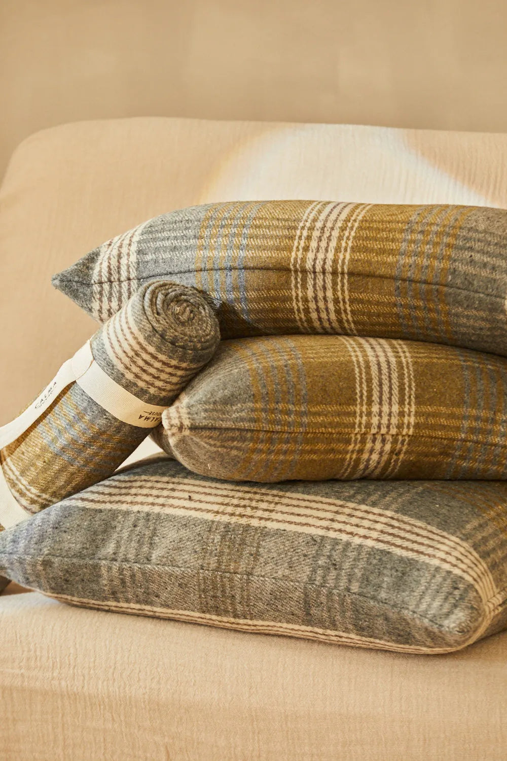 Funda de cojín de lana otras fibras multicolor Logan