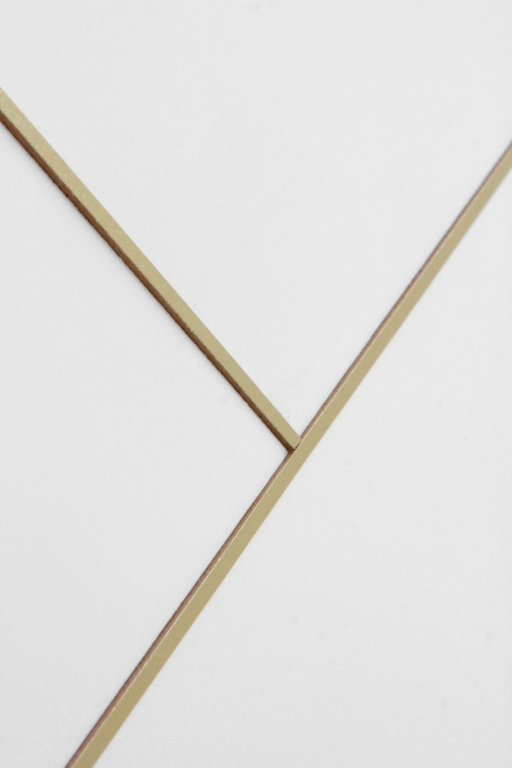 CABEZAL LACADO EN BLANCO DECORADO EN ORO 165X60