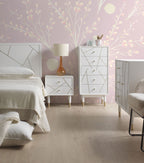 COMODA 3 CAJONES Y 1 PUERTA LACADA EN BLANCO CON FRONTIS DECORADO EN ORO