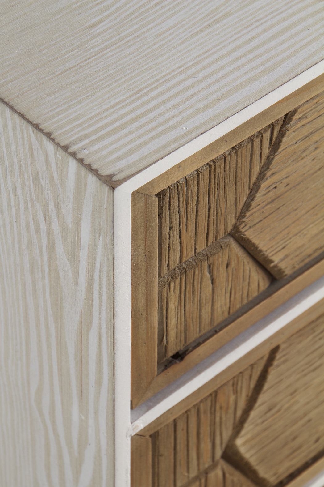 MESITA DE NOCHE 3 CAJONES MADERA DE FRESNO PATINADO BLANCO