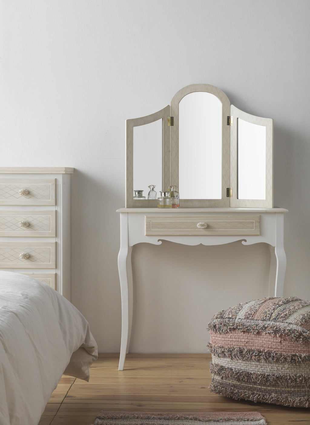 SINFONIER 5 CAJONES MADERA BLANCO FRONTIS CREMA